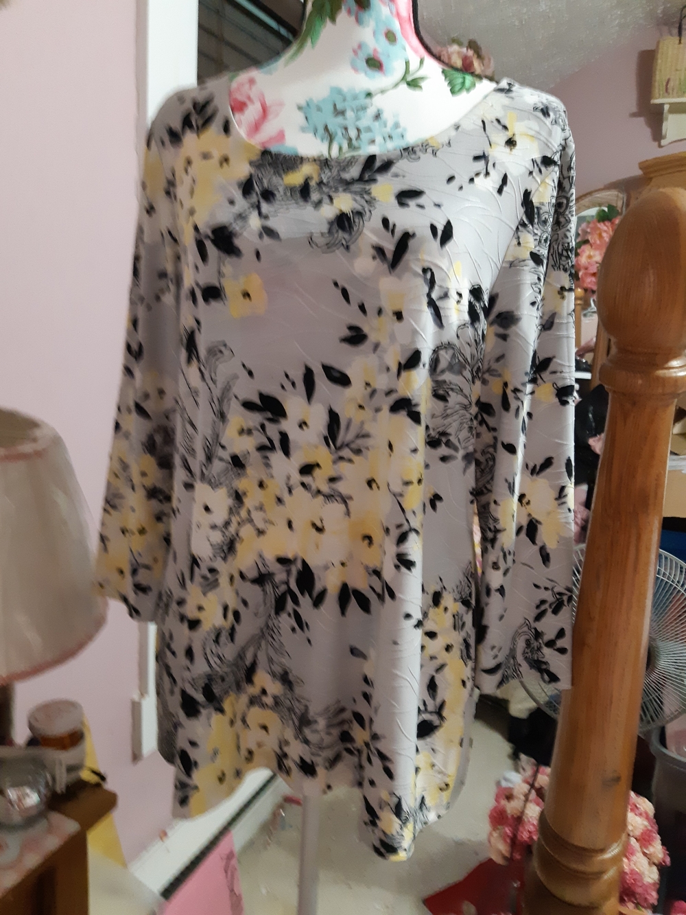 3/$30 Croft & barrow Gray Floral Boatneck Tunic with Yellow Accents
